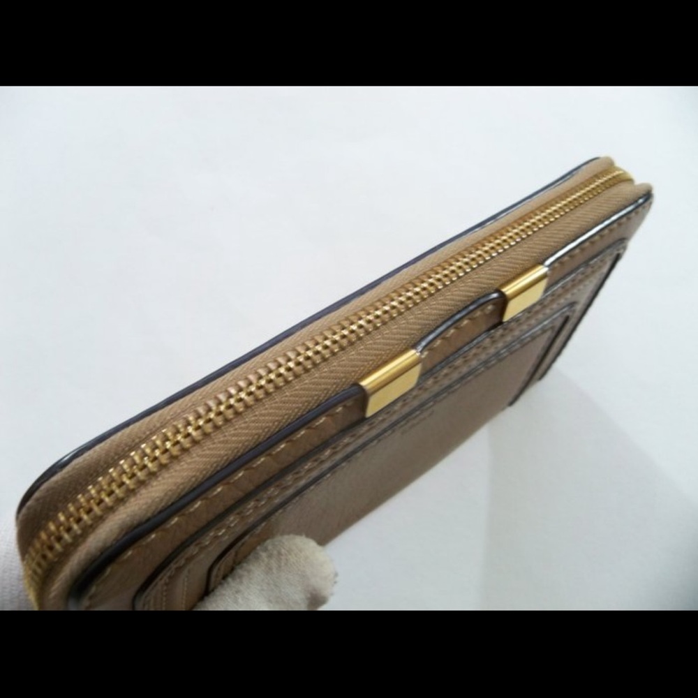 Chloe Tan Leather Zip Wallet with Gold Hardware - Picture 4 of 12